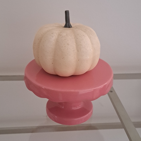 Bundle of Two, Small, Ceramic Cake Stands, Pink and Green. - Picture 4 of 4